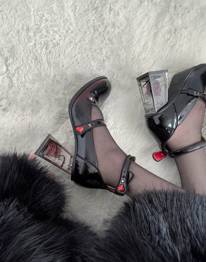 Statement Goth Shoes for a Complete Gothic Elegance Look