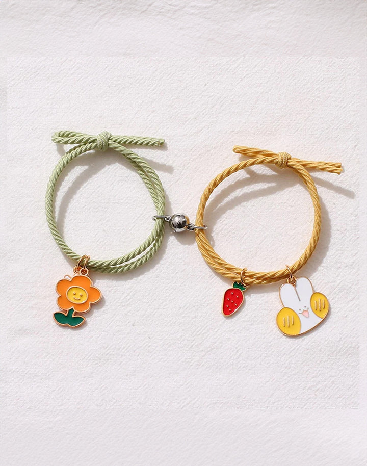 cute pedant bracelet in color green and yellow
