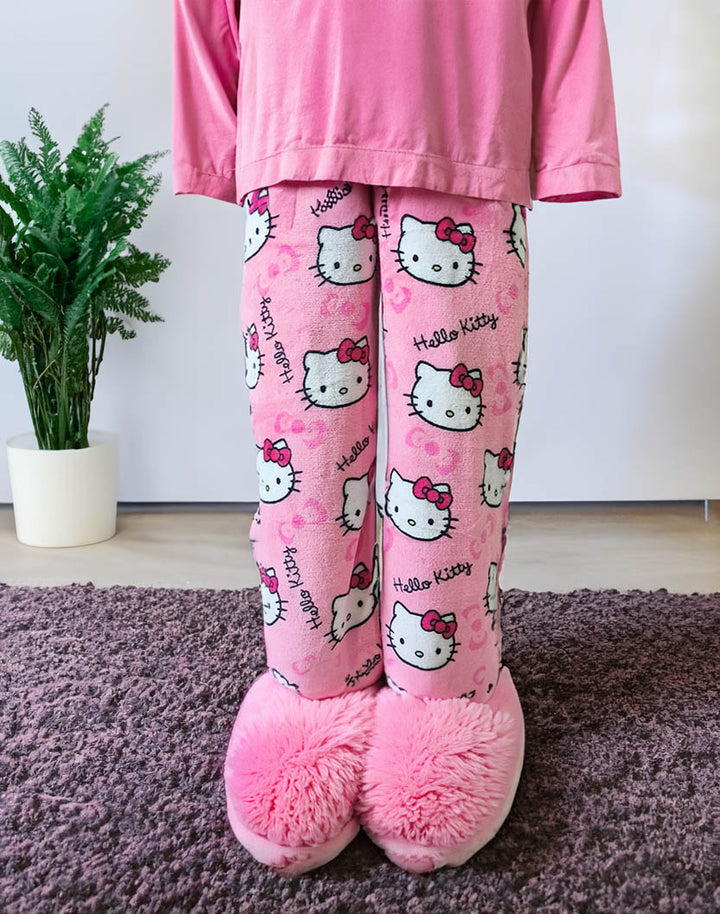 mode wearing a soft pink Kitty Fleece Pants